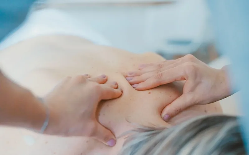 Osteopatía, fisioterapia y quiropráctica: diferencias y cuándo elegir cada una