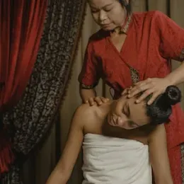 Masaje tradicional tailandés con estiramientos en Alpedrete, Sierra Noroeste de Madrid