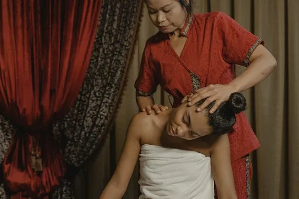 Masaje tradicional tailandés con estiramientos en Alpedrete